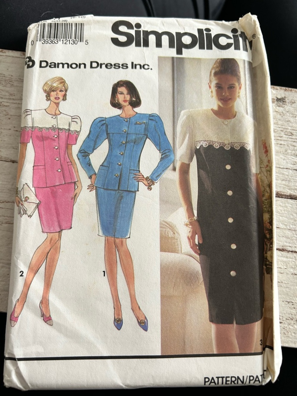 5/$24 Simplicity 7669 Vintage Dress Pattern with Lace-Trim Colorblock Dress